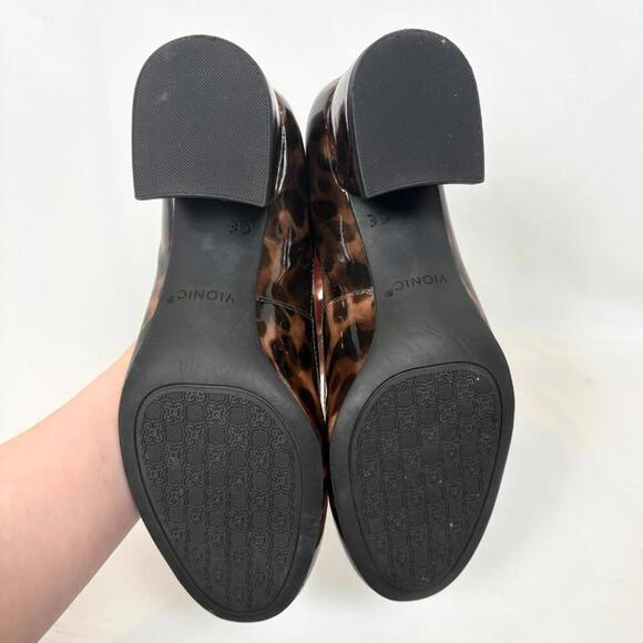 Vionic Cheetah Print Carmel Block Heels Size: 7.5 - Picture 6 of 7